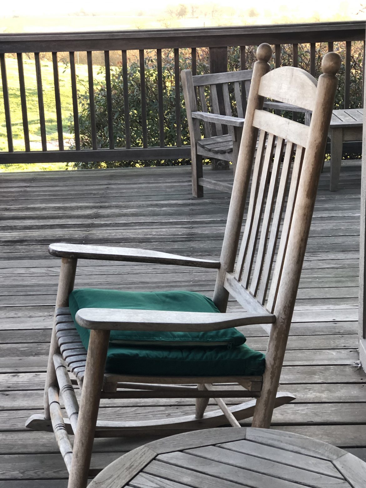 ROCKING CHAIR1