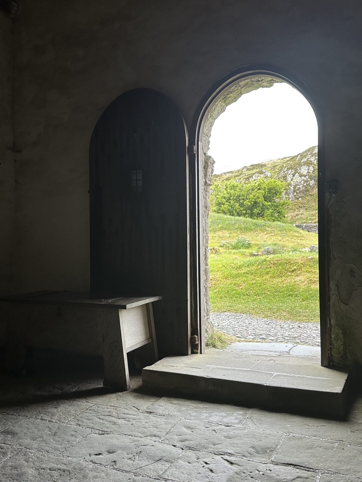 door Orans chapel door Orans chapel